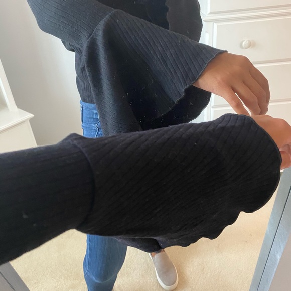 Zara Sweater - Picture 2 of 3